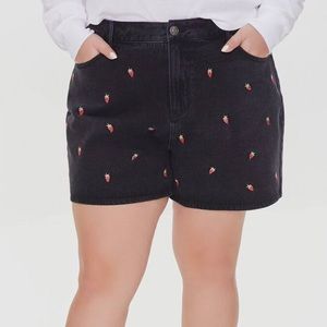 🆕 Forever 21+ Plus Size Embroidered Strawberry Denim Shorts